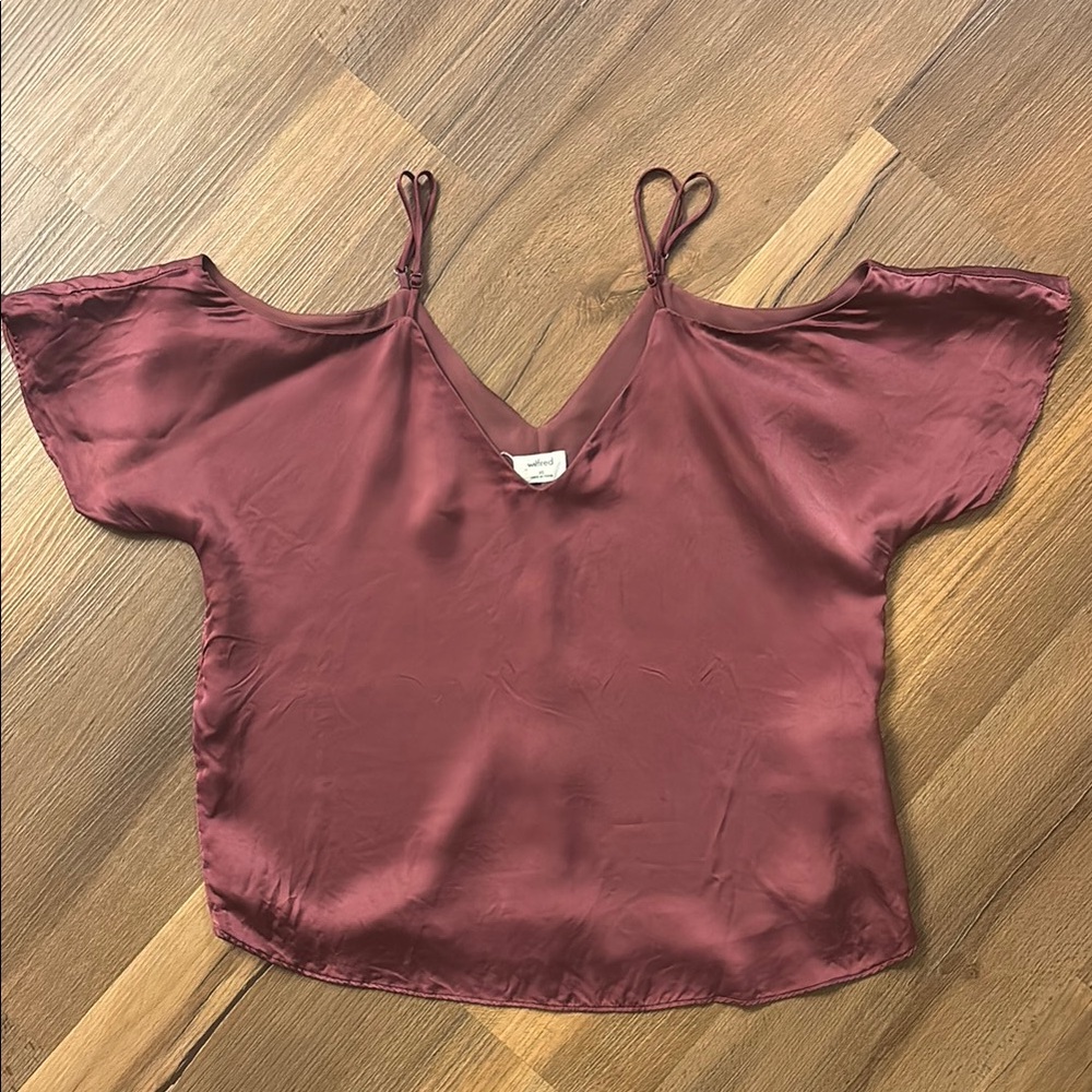 Aritzia Wilfred Burgundy Draveil Cold Shoulder Top